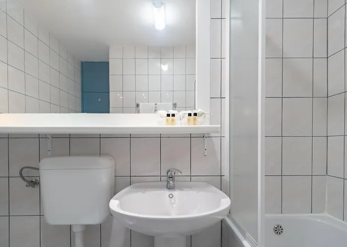 아파트 에디타 *